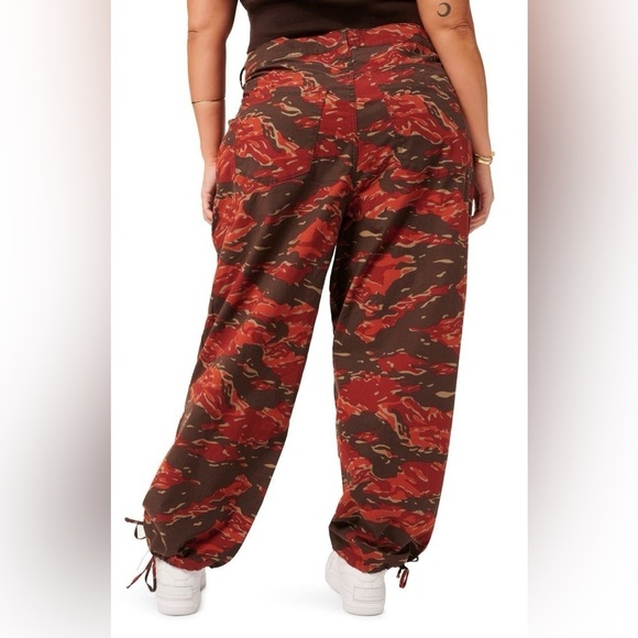 Good American UNISEX Cargo Uniform Pants in Desert Camo0001 size 18 - Picture 3 of 14